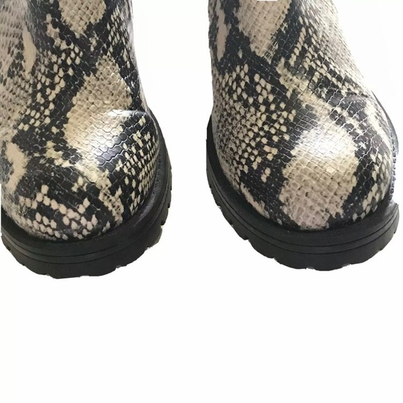 Universal Thread Target Chelsea Boots Booties Double Gore Snake Print Lug Sole 8 - Picture 6 of 10